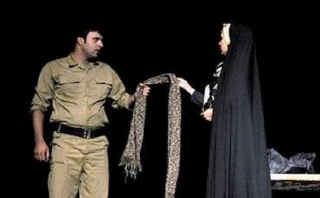 علیرضا حنیفی در بیست و نهمین جشنواره ی  تئاتر استانی کردستان:

تئاتر فریاد انسان هاست