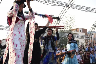نمایش «داول کشی» از کرمانشاه در جشنواره مریوان اجرا شد