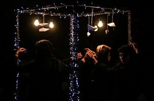 کارگردان نمایش «چراغ‌های شهر را خاموش نکنید»:

حُسن تئاتر خیابانی این است که عوام مردم  آنرا می‌بینند