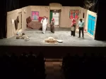 امید ظریفی اولین نمایش بلندکمدی  خود را به روی صحنه برد . 2