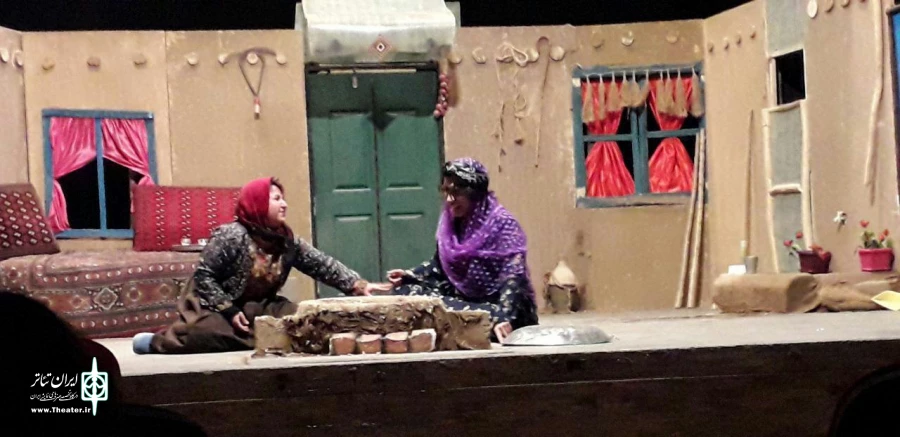 امید ظریفی اولین نمایش بلندکمدی  خود را به روی صحنه برد . 3