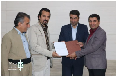 با حکم  هیوا حاجی محمدی

علیرضا اسماعیلی  دبیر اجرایی شانزدهمین جشنواره تئاتر کردی  سقز شد