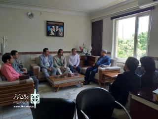 در ادامه دیدارهای انجمن استان

دیدار و نشست اعضا هئیت رئیسه انجمن هنرهای نمایشی استان با هنرمندان و مسئولین بیجار