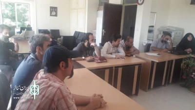 نشست هیئت رئیسه انجمن هنرهای نمایشی استان کردستان با هنرمندان شهرستان قروه