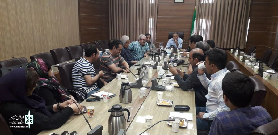 نشست هئیت رئیسه انجمن هنرهای نمایشی استان کردستان با هنرمندان تئاتر سنندج  2