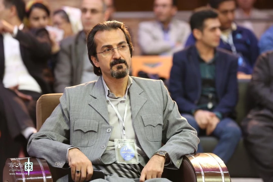 جشنواره تئاتر کوردی  فرصتی برای حضور جوانان خلاق و آیینه ای از اندیشه های خلاقانه فرم ومحتوای گروههای نمایشی مناطق کورد نشین است . 2