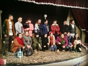 نمایشنامه خوانی " من روسپی نیستم " به کارگردانی نوید سوزنی در سقز  2