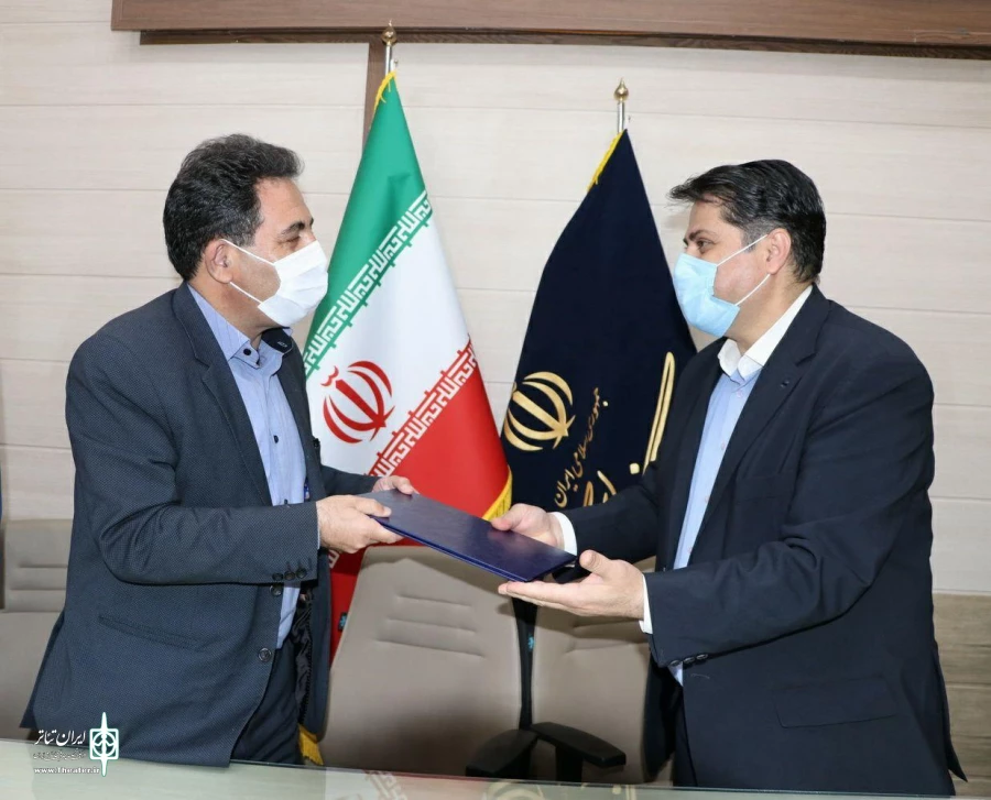 حشمت الله صیدی شهردار سنندج دبیر سی ویکمین جشنواره تئاتر استانی استان کردستان انتخاب و معرفی شد . 3