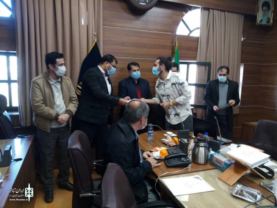 تجلیل انجمن هنرهای نمایشی استان از آثار راه یافته به سی و نهمین جشنواره تئاتر فجر 4