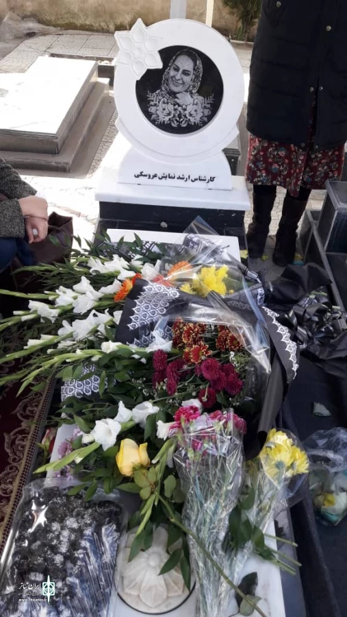 مراسم سالگرد هنرمند زنده یاد گلزار محمدی بر سر مزارش  5