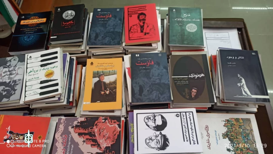 اهدا بسته کتاب به گروههای ثبت شده تئاتر استان کردستان  4