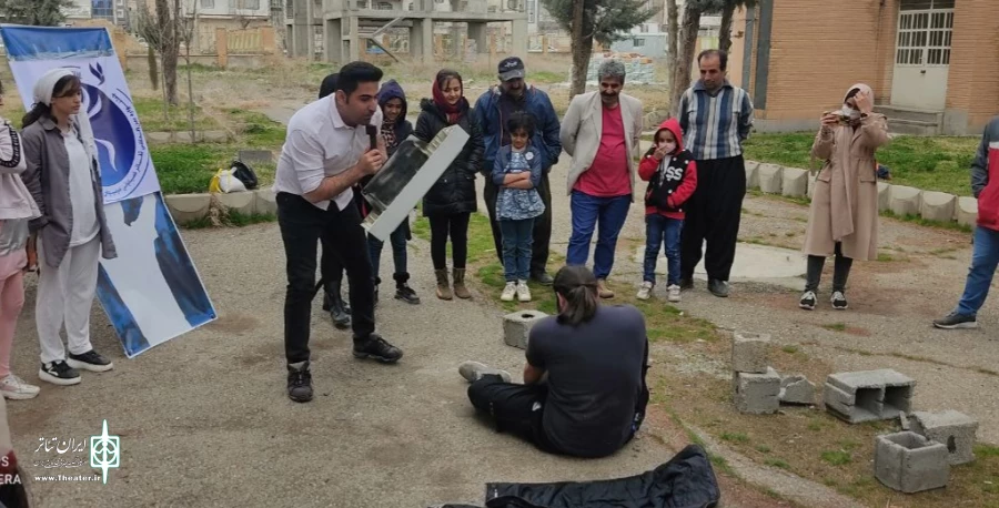 تئاتر خیابانی " درشهر چه خبر " در شهرستان مریوان اجرا شد 3
