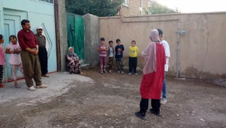 کردستان رکورد دار تئاتر خیابانی

«گذر از باقلاق» در 50 روستای  شهرستان دهگلان اجرا شد