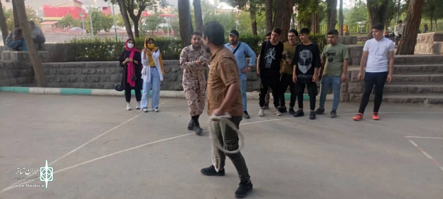 نمایش خیابانی سرباز صفر کاری از گروه تئاتر مدرن سنندج 2