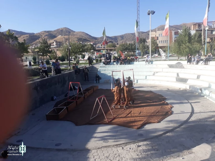 نمایش خیابانی "درد مشترک  "درمریوان وسرو آباد به اجرا در آمد 2