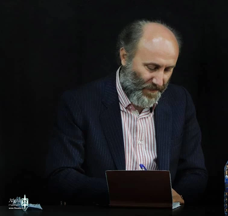با حکم عبید رستمی مدیرکل فرهنگ وارشاد اسلامی کردستان فریدون حامدی به عنوان دبیر هفدهمین جشنواره تاتر کُردی سقز منصوب شد 2