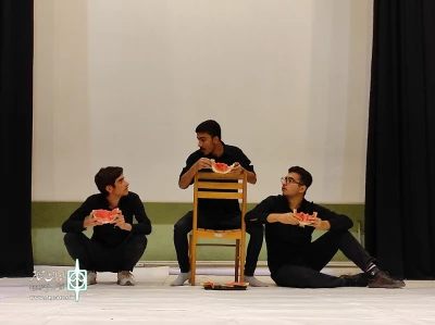 اجرای  نمایش «چند روایت مجهول و روزانه» در کامیاران