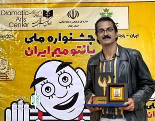 نمایش«  me » به طراحی و کارگردانی علیرضا اسماعیلی جز سه اثر منتخب جشنواره برگزیده شد . 2