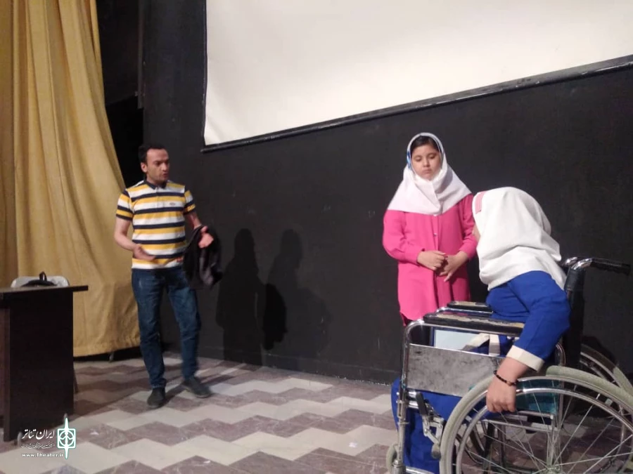 نمایش کوتاه «روزی برای زندگی» 3