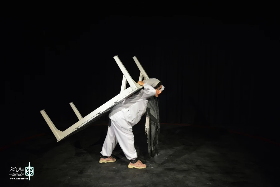 نمایش «هه ناری» به نویسندگی سیمین چایچی و کارگردانی پیام علوی 2