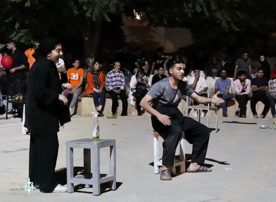 با نمایش طنز « آپارتمان نشینها » در مناطق مختلف شهر سقز 2