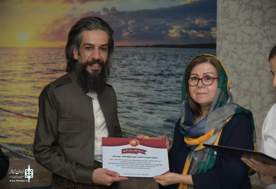 تئاتر «ئاژەل» بە نویسندگی و کارگردانی  فرزاد حسن میرزایی 2