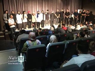 اجرای نمایش «فاصله‌» در سنندج