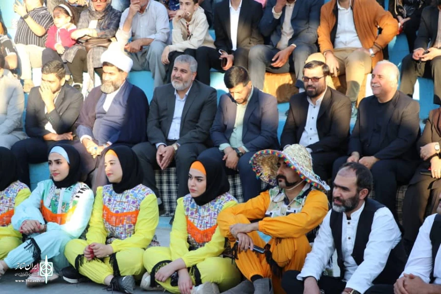 استقبال چشمگیری مردم هنردوست مریوان از هنرمندان 11
