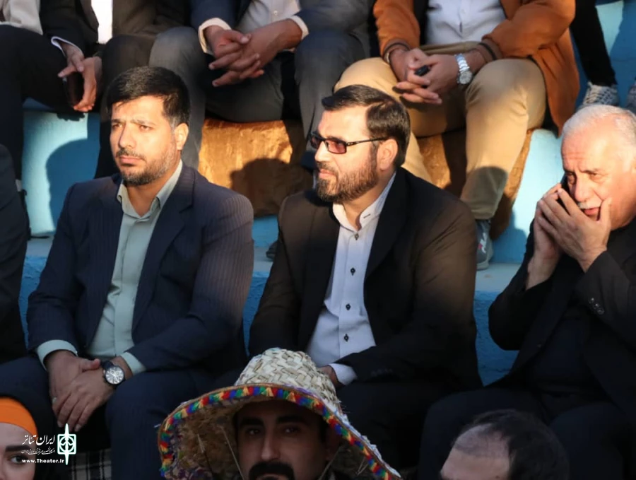 استقبال چشمگیری مردم هنردوست مریوان از هنرمندان 16