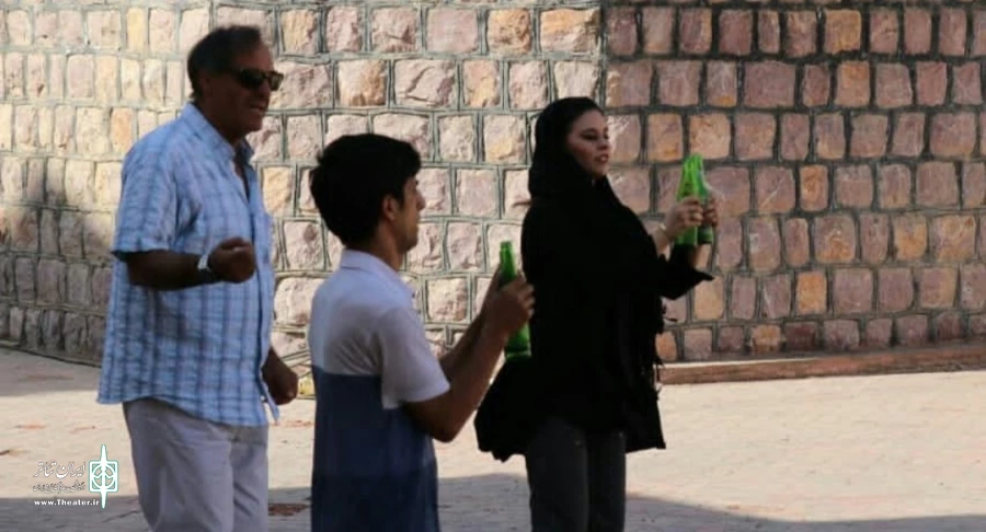 نمایش خیابانی« اصل بیست و یک »به نویسندگی و کارگردانی قطب الدین صادقی 3