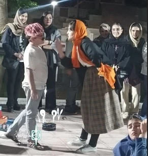 نمایش «غولک های نازنین» در قروه اجرا شد 2