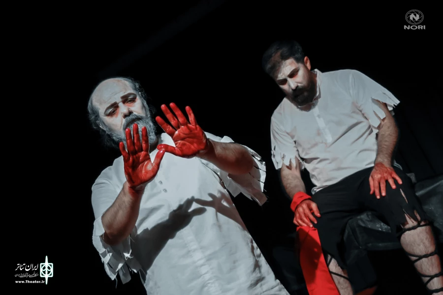 نمایش «مکبث، فصل دوم » با اقتباسی آزاد از نمایشنامه مکبث اثری از ویلیام شکسپیر و دراماتورژی و کارگردانی سامان رستمی اثری از گروه تئاتر سوژین دهگلان و مهر سنندج از 20 مرداد تا 2 شهریور ماه در تالار تماشا مجتمع فرهنگی هنری فجر سنندج برای عموم اجرا شد 2