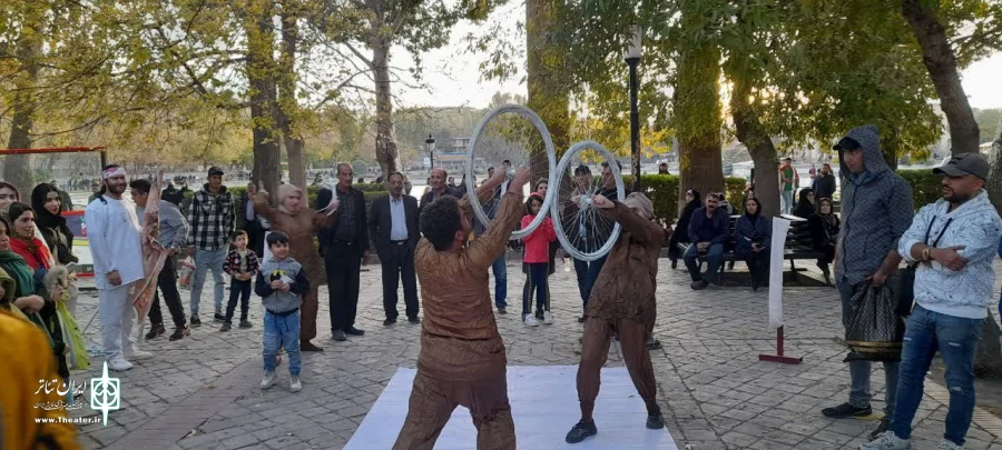 نمایش مسافر نور در مریوان اجرا شد  2