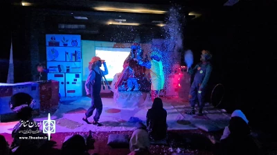 به مدت 7 شب

 نمایش صحنه‌ای «نارنجی رنگ عشقه» میزبان مخاطبان کودک و نوجوان مریوانی شد
