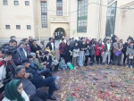 نمایش «خوردن آب از شیر قرمز ممنوع»  در میادین و خیابان های سطح شهر سنندج برای عموم اجراشد. 2