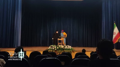 به کارگردانی امید حسن پور

نمایش «طلاق سوری» در قروه بر روی صحنه رفت