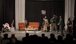 نمایش «یک خانه و هزار راز» به کارگردانی کاروان دافعی  به روی صحنه رفت 2