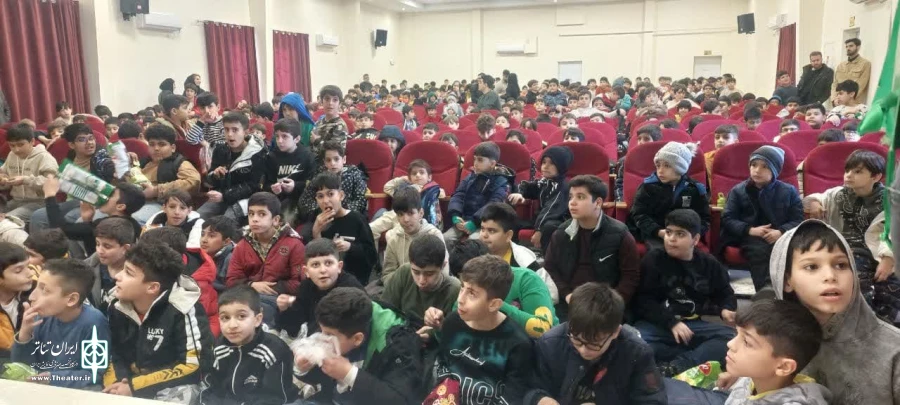 نمایش عروسکی «بچه های ما قهرمانند» در سقز به اجرا در آمد  2