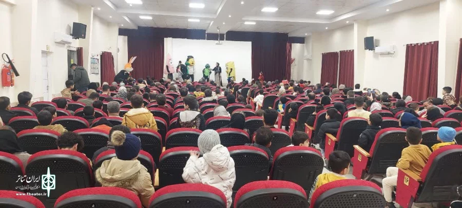 نمایش عروسکی «بچه های ما قهرمانند» در سقز به اجرا در آمد  2