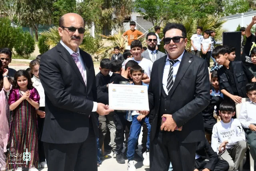 نمایش «رفتگران»  2