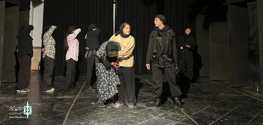 نمایش «زبان کوهستان» برای عموم اجرا شد. 3